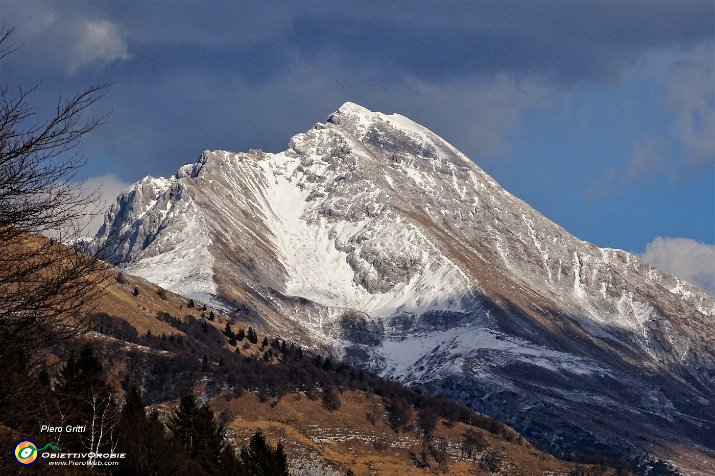 40 Zoom  sul Pizzo Arera (2512 m).JPG